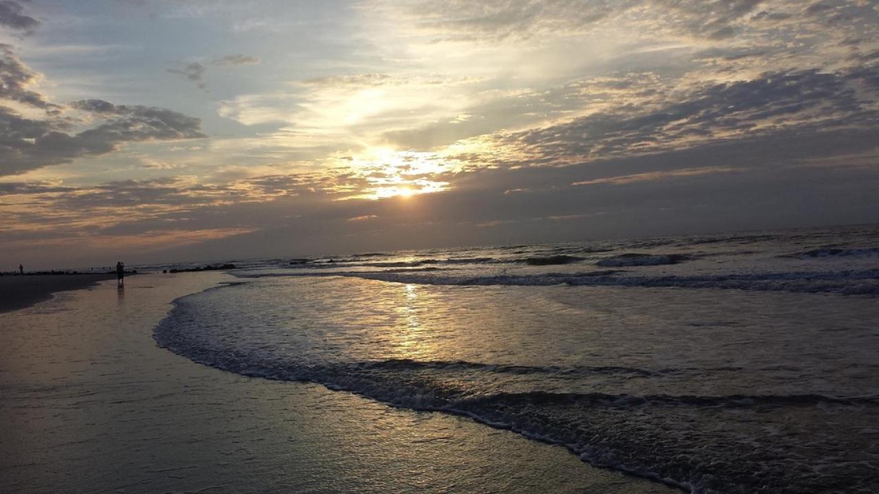 Folly Vacation Laid Back Casual Beach Bungalow 209-B Folly Beach Eksteriør billede