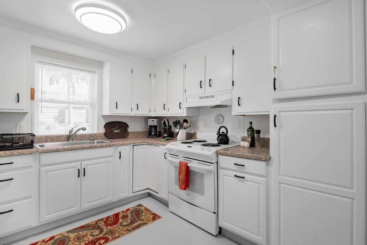 Folly Vacation Laid Back Casual Beach Bungalow 209-B Folly Beach Eksteriør billede